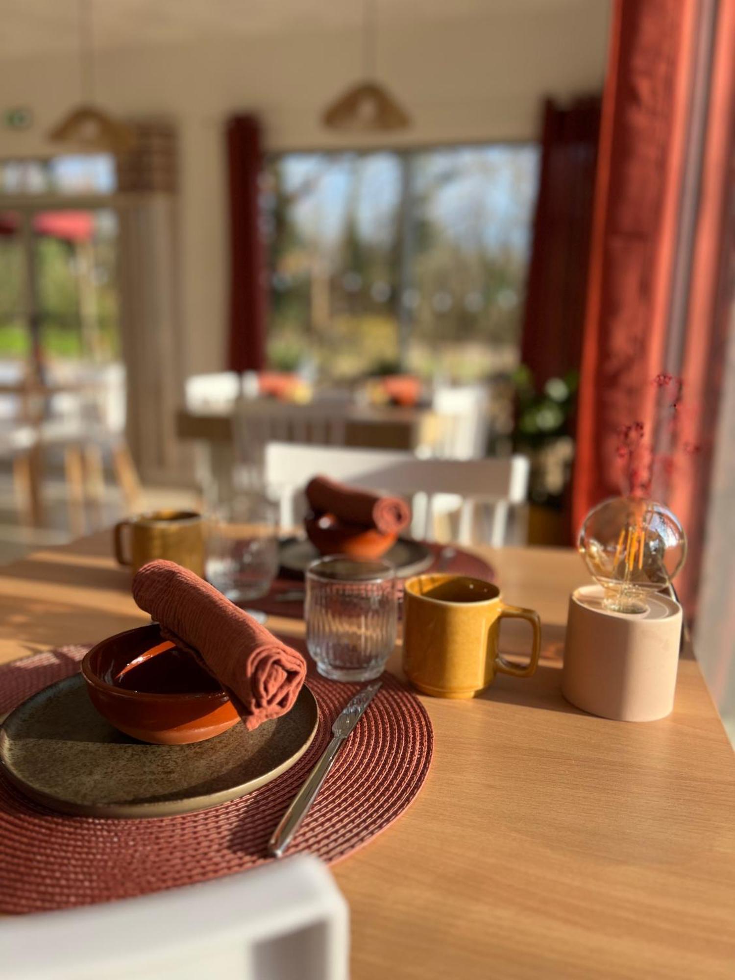 Motel Les Broussailles Mesves-sur-Loire Eksteriør bilde