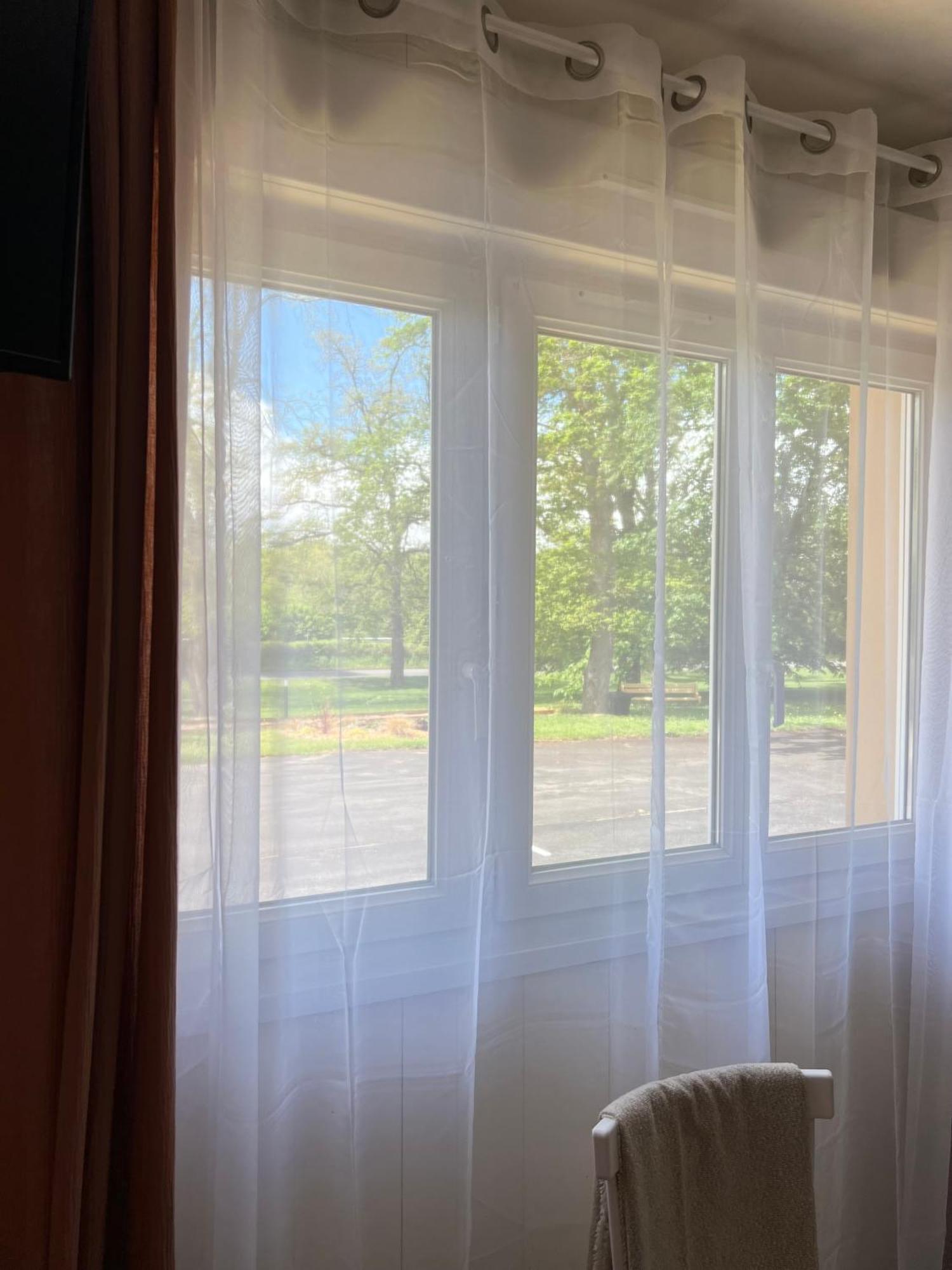 Motel Les Broussailles Mesves-sur-Loire Eksteriør bilde