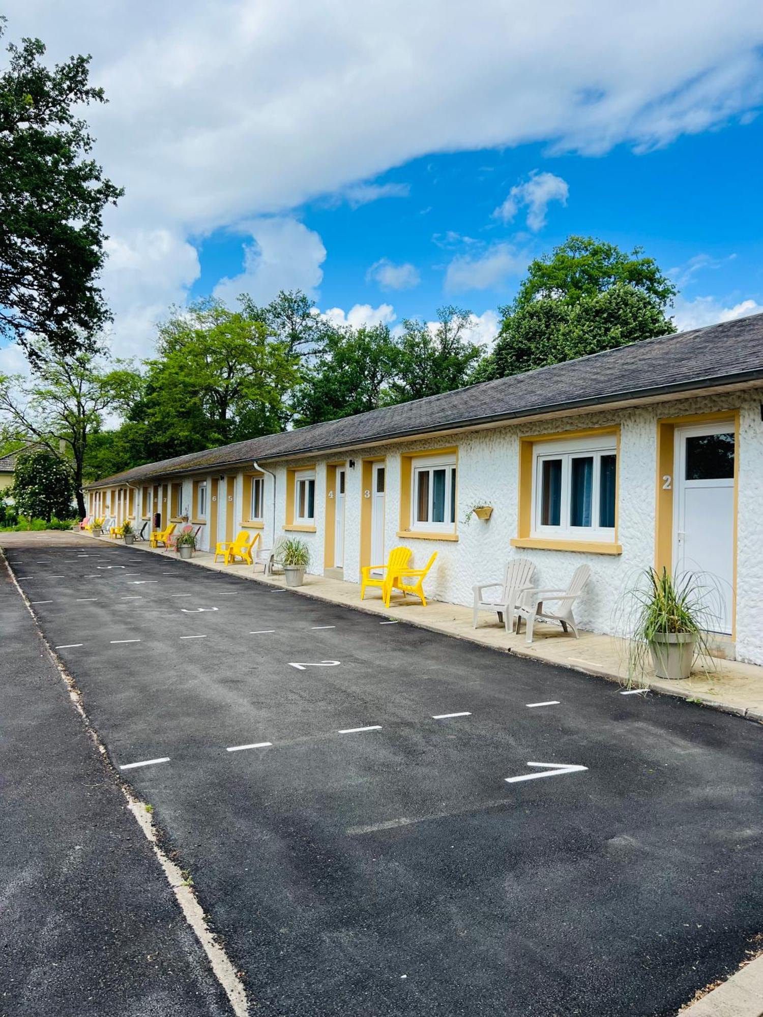 Motel Les Broussailles Mesves-sur-Loire Eksteriør bilde