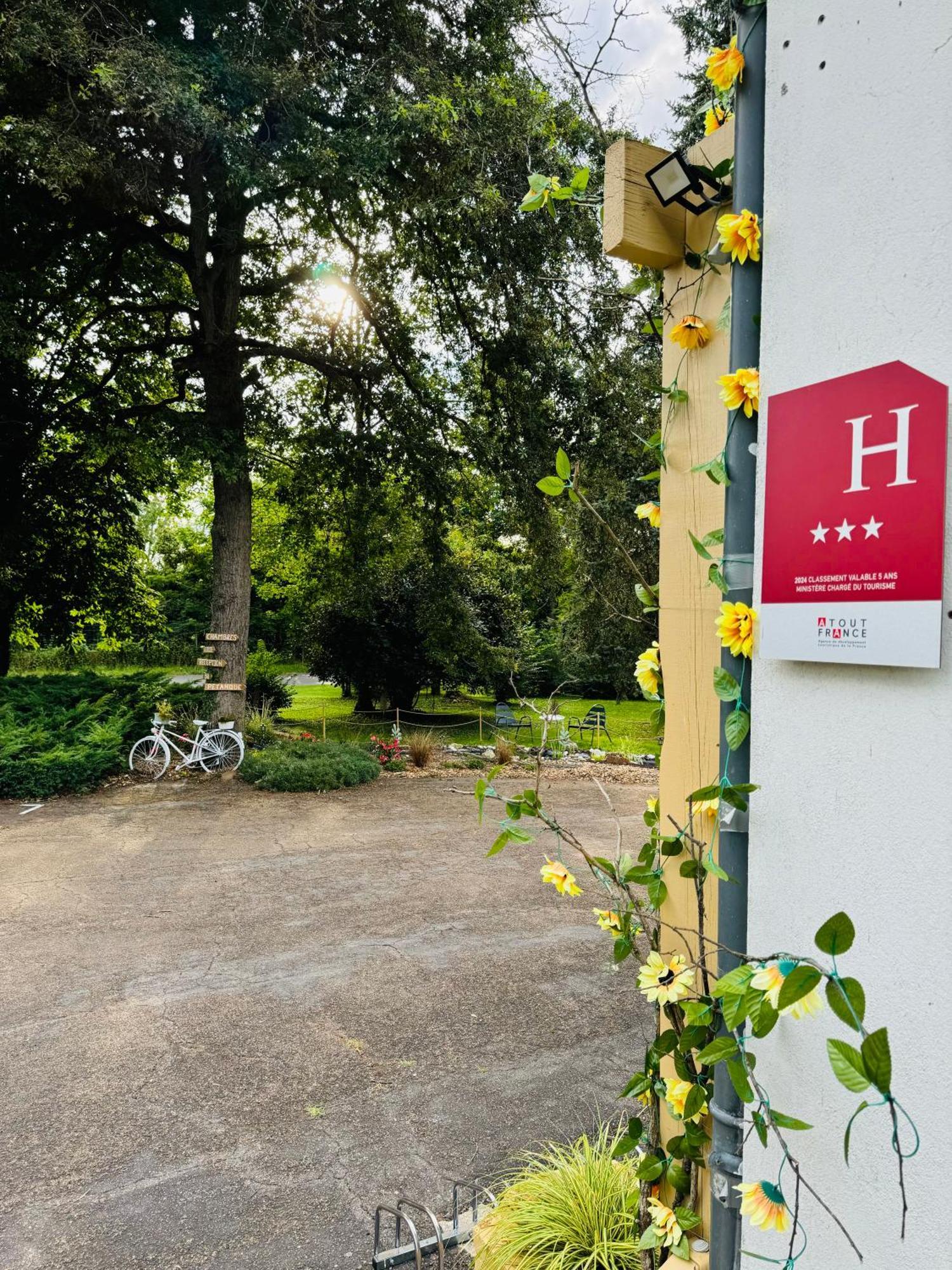 Motel Les Broussailles Mesves-sur-Loire Eksteriør bilde